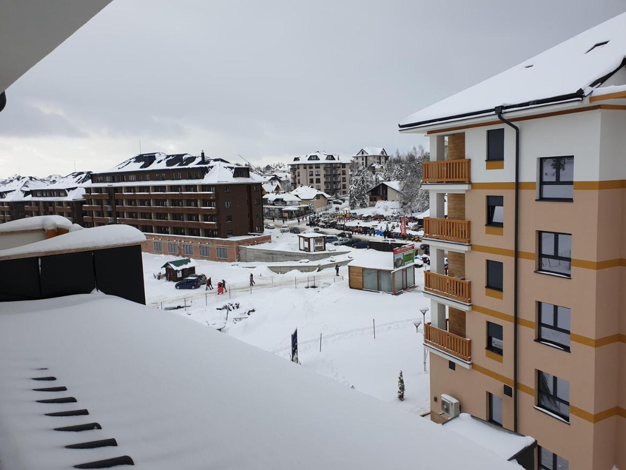 Apartman Dnd Zlatibor Sa Garazom Exteriör bild